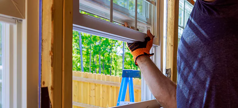 >Bay Window Curtain Rail Track in Port St. Lucie, FL